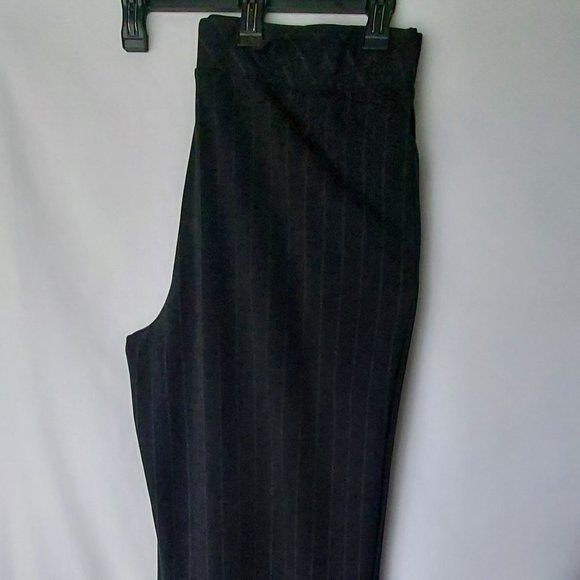 Time & Tru knit pull-on wide leg crop pant - Picture 3 of 5
